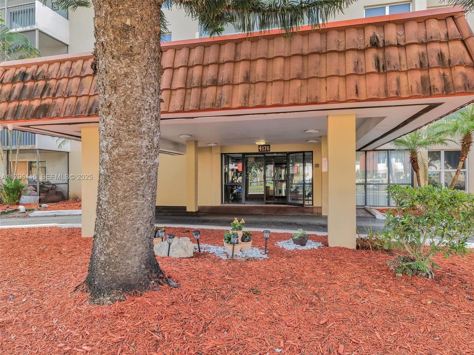 4176 Inverrary Drive 102, Lauderhill, FL 33319 photo 2