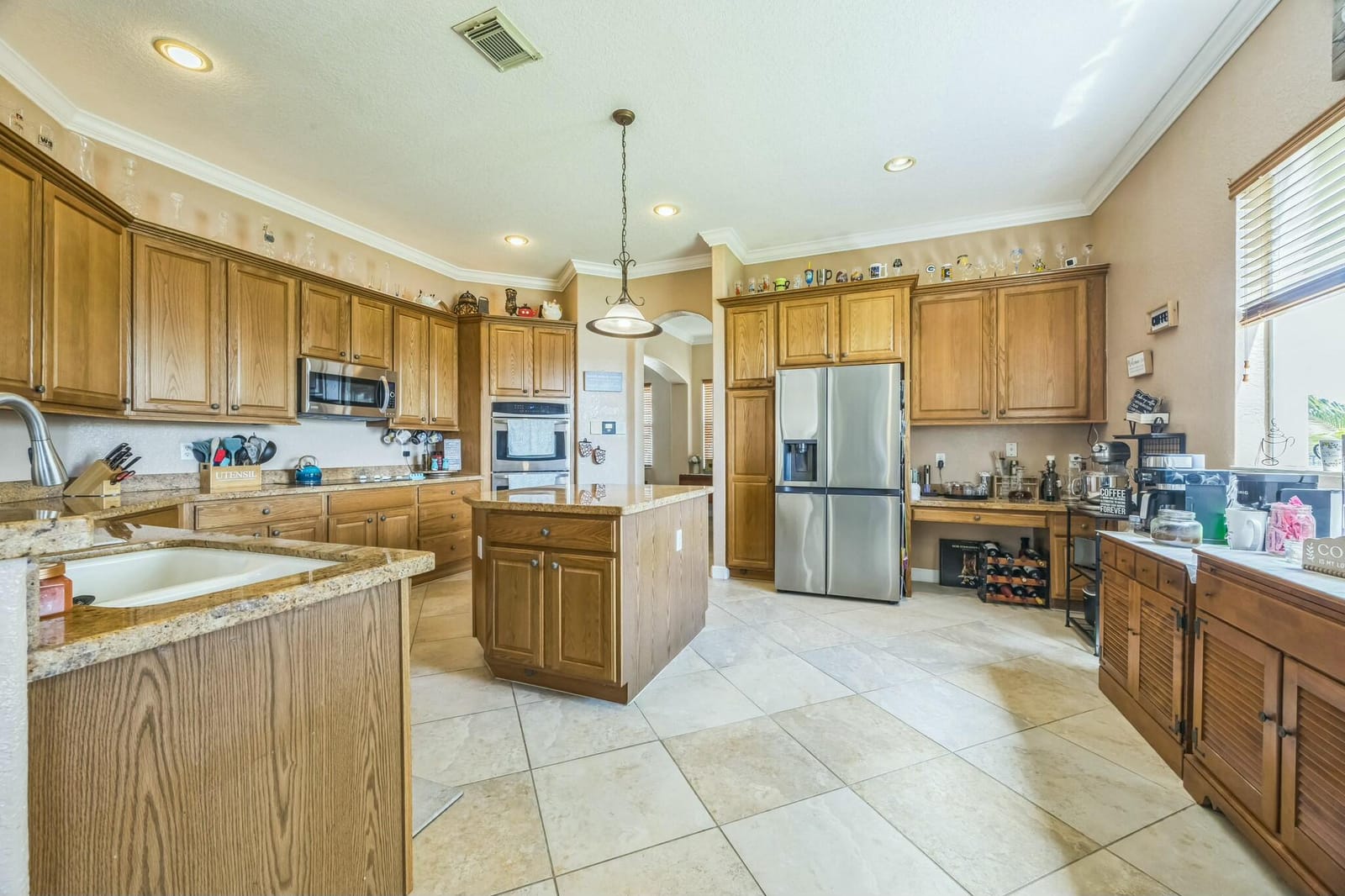 694 Cresta Circle, West Palm Beach, FL 33413 photo 11