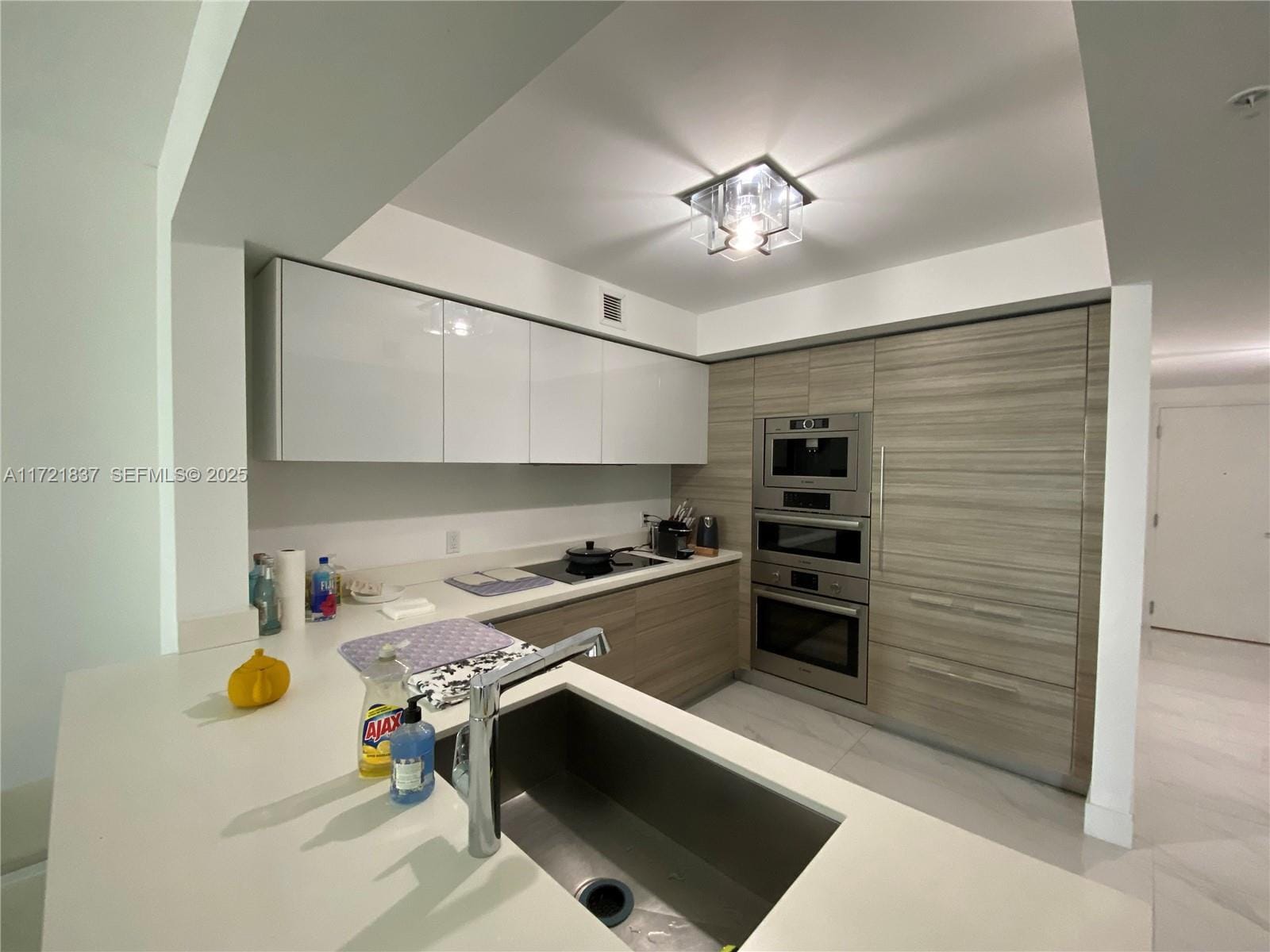 300 Sunny Isles Boulevard 4-703, Sunny Isles Beach, FL 33160 photo 5