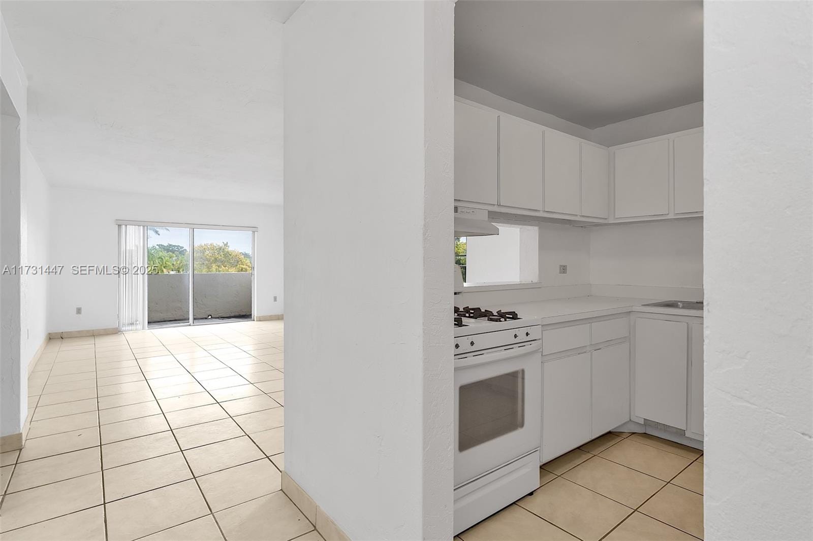 6884 N Kendall Drive C404 — photo 2