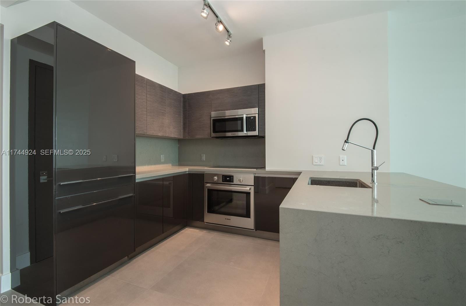 1080 Brickell Avenue 3205 — photo 6