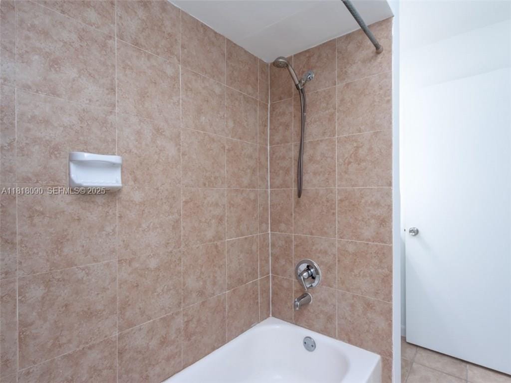 1235 SW 46th Avenue 707 — photo 10