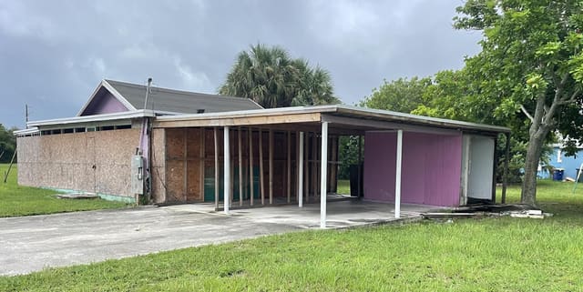 1405 Avenue Q, sold in Irene Plaza, Fort Pierce, FL