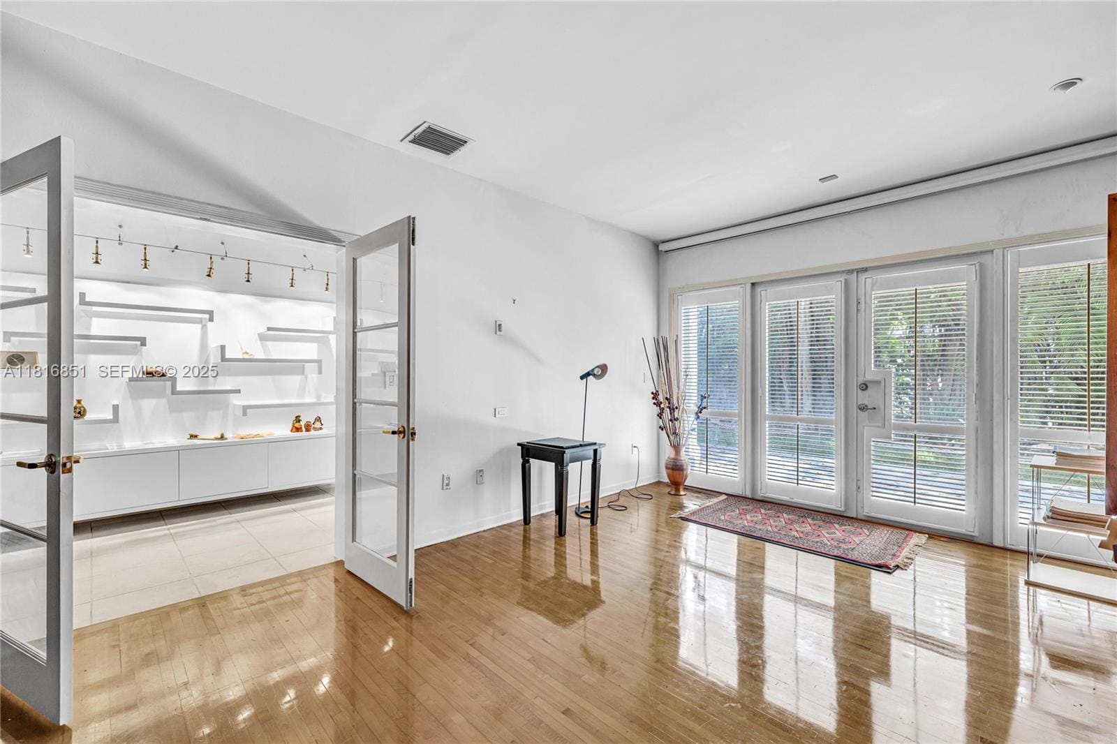 923 Catalonia Avenue — photo 12