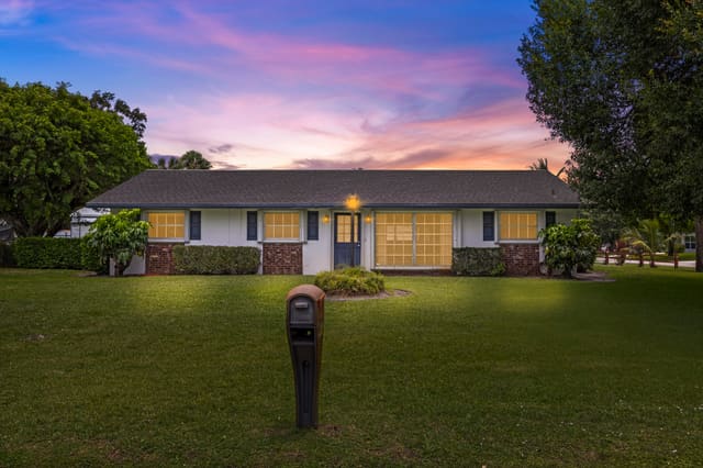 5557 S Shadyside Circle, sold in Shadyside, West Palm Beach, FL