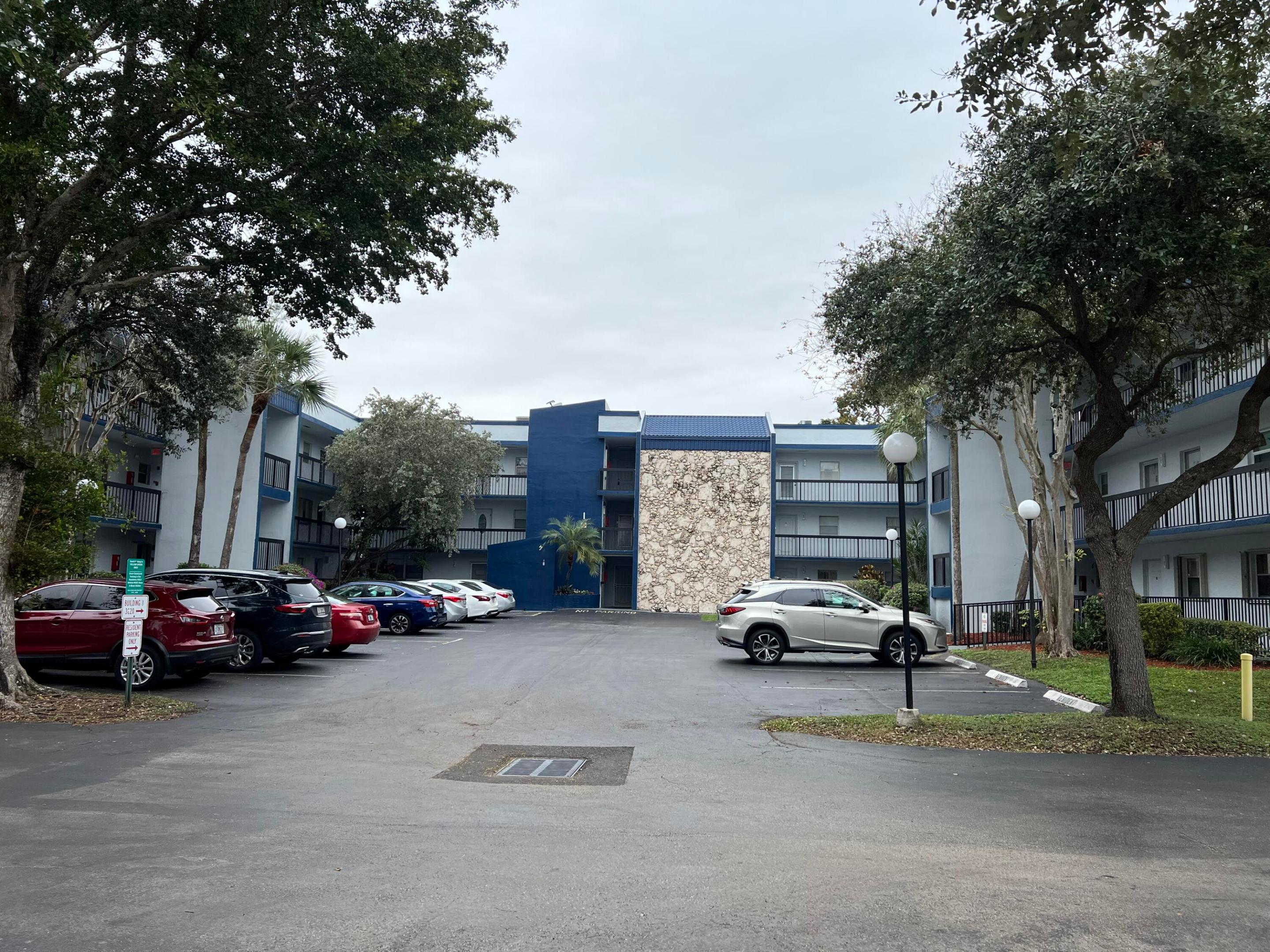 3220 Holiday Springs Boulevard 1-210, Margate, FL 33063, Margate