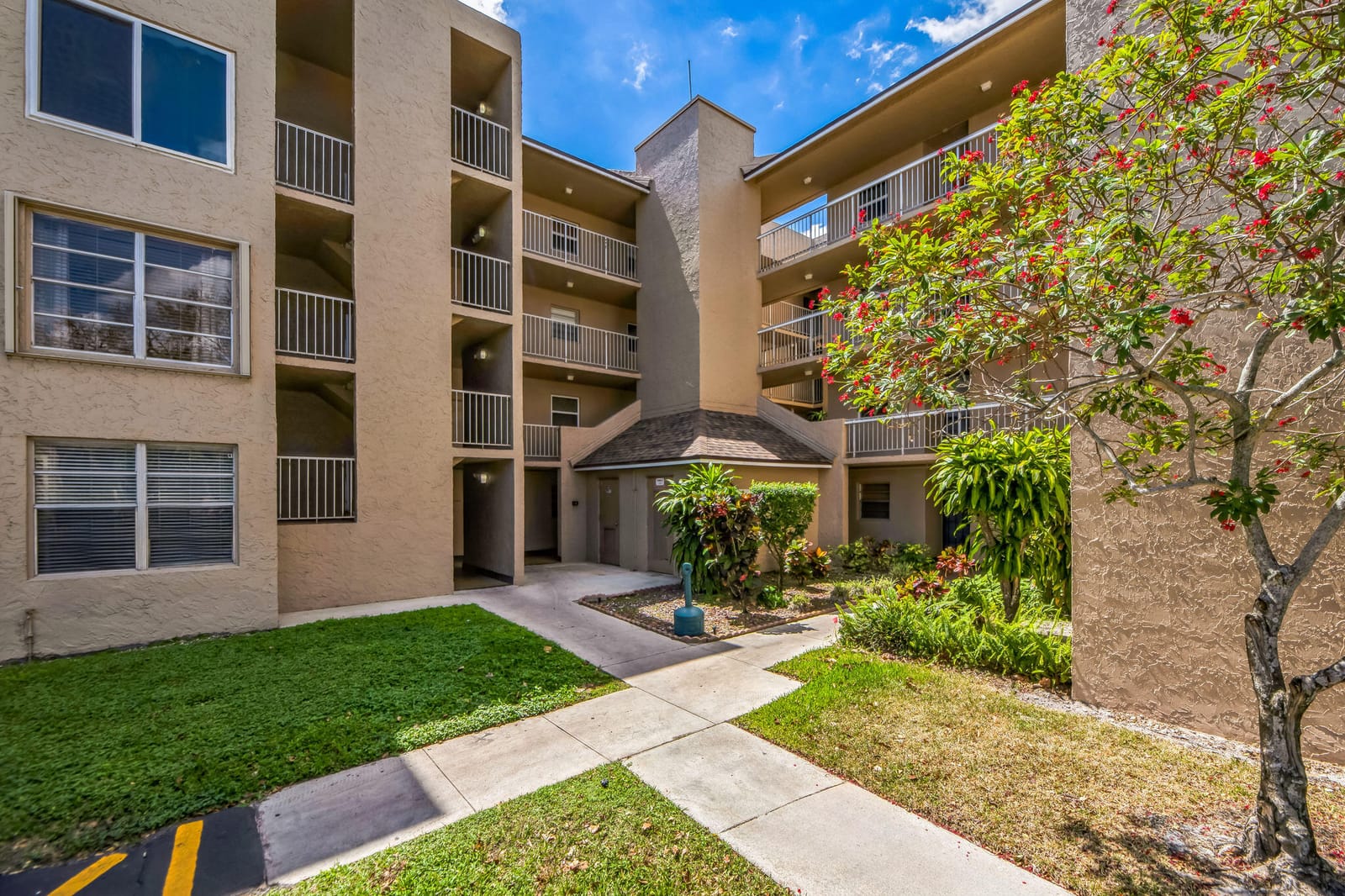 9440 Tangerine Place 102, Davie, FL 33324