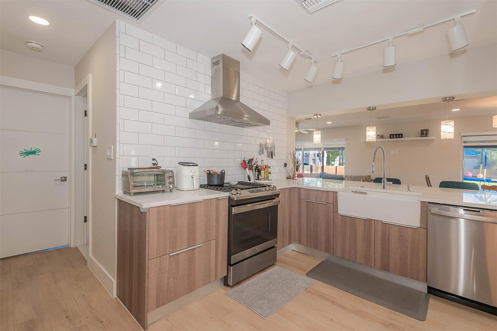 302 SW 2 Avenue — photo 7
