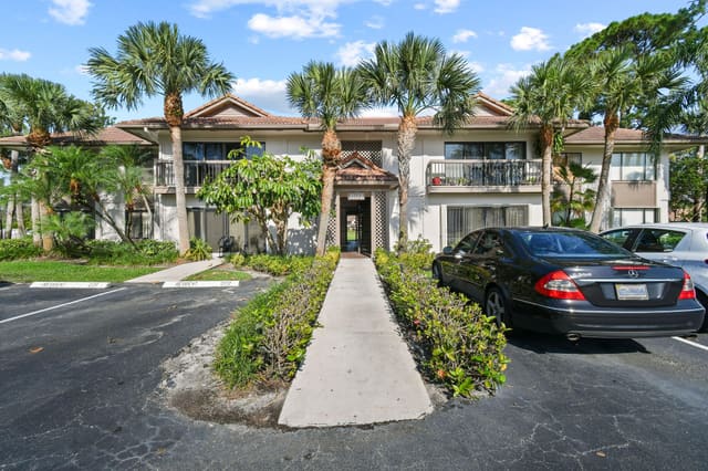 1102 Duncan Circle 102, sold in Dunbar Woods Condo I Ii And Iii In Or4410p782,, Palm Beach Gardens, FL