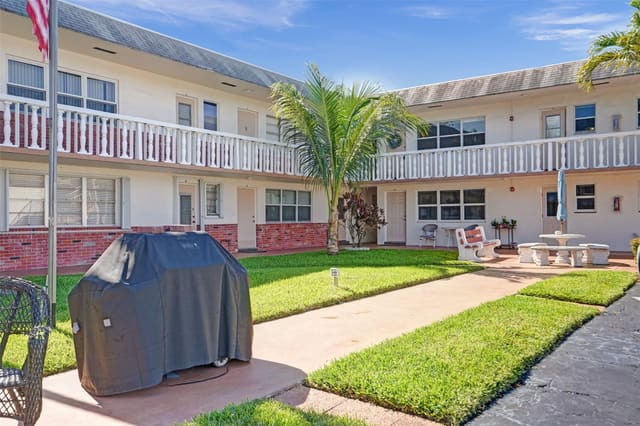 1501 N 12th Court 9b, sold in Crystal Court Manor, Hollywood, FL