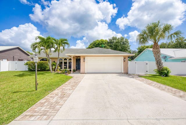 801 NE Zebrina Senda, sold in Jensen Park Estates, Jensen Beach, FL