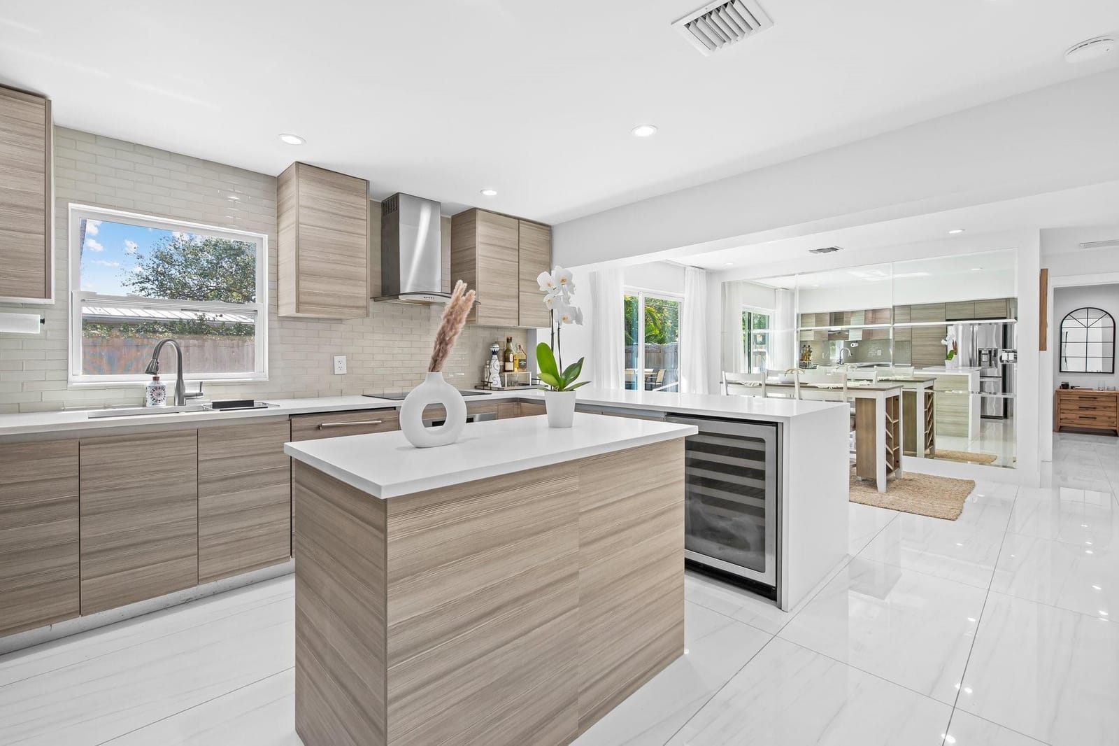 2830 NE 11th Avenue, Pompano Beach, FL 33064