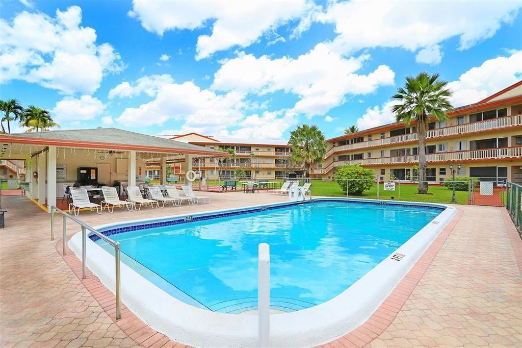 5300 Washington Street Q103, Hollywood, FL 33021