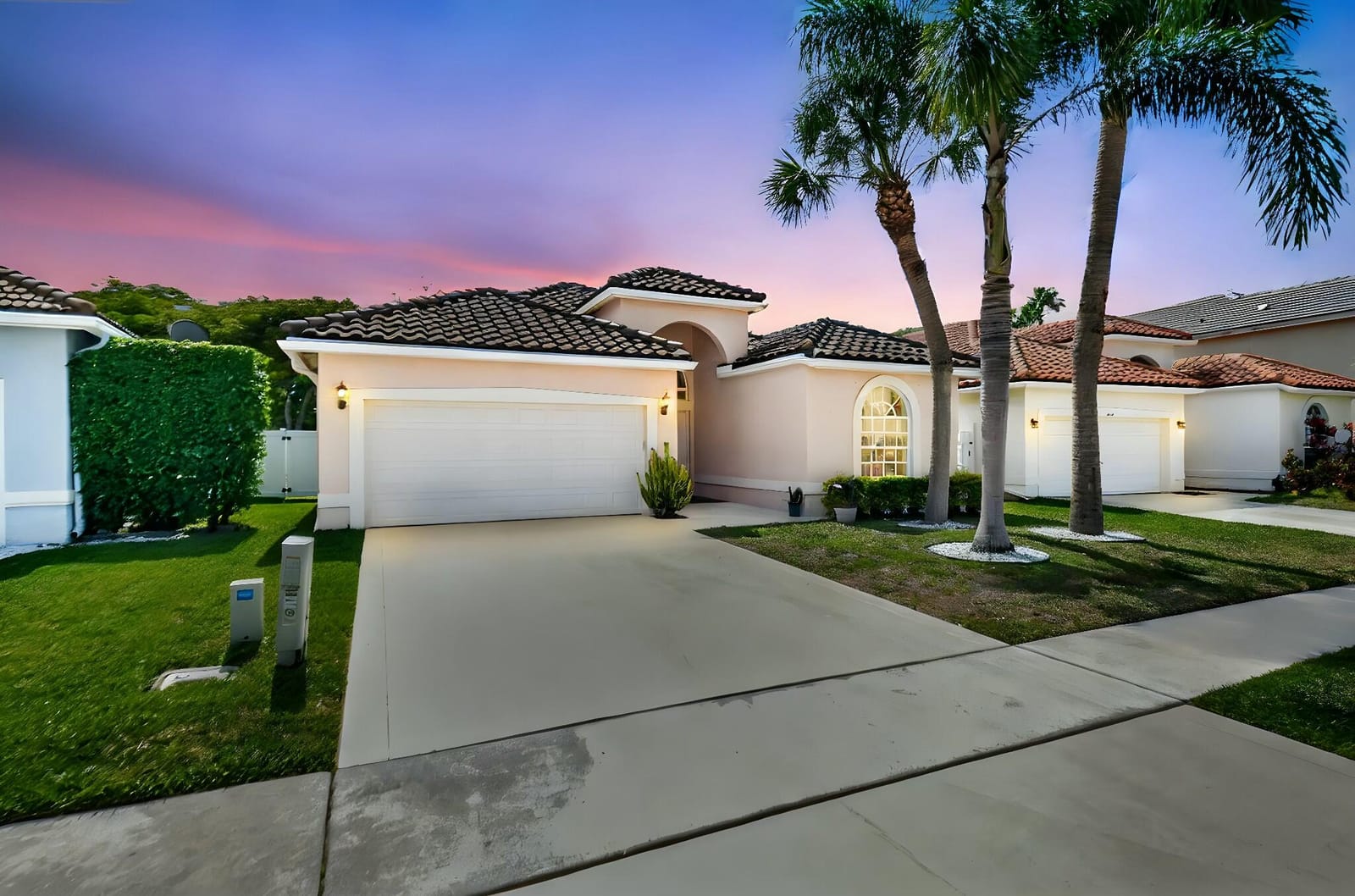 6090 Newport Village Way, Lake Worth, FL 33463