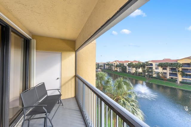 100 Uno Lago Drive 404, sold in Ocean Trace Condo, Juno Beach, FL