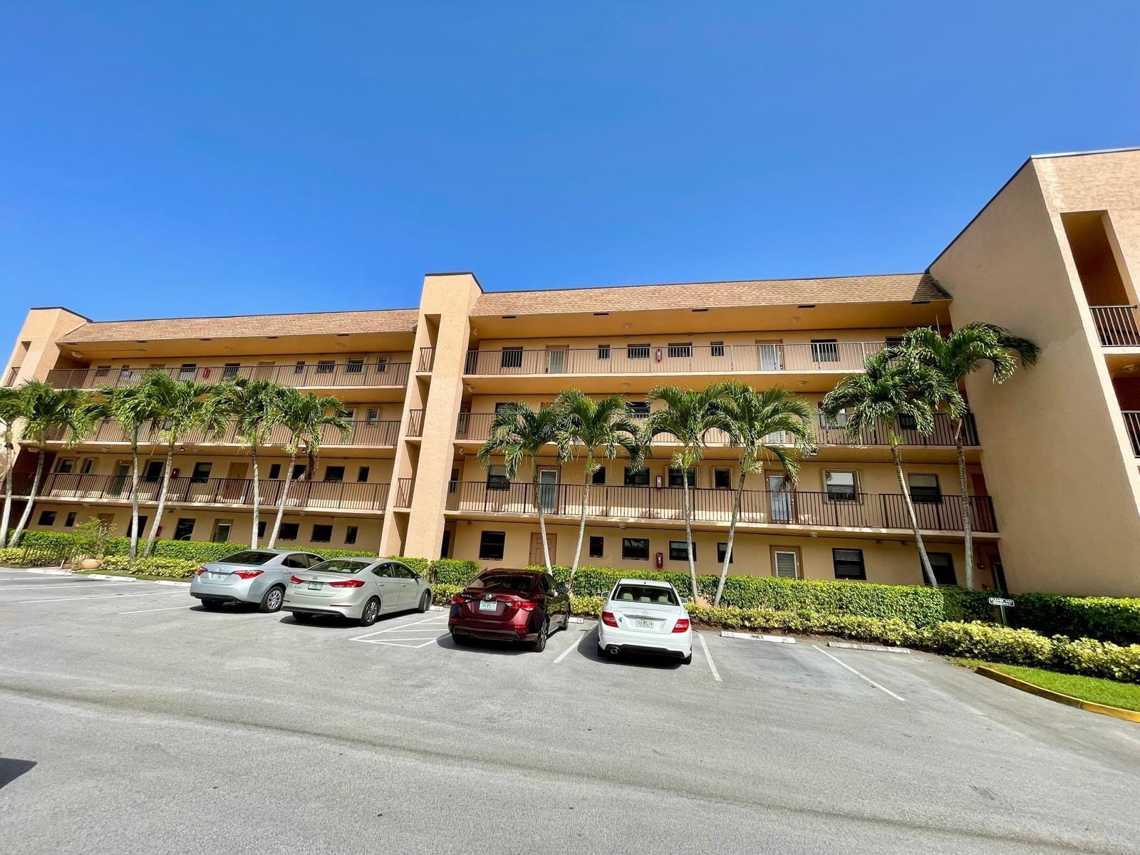10444 NW 30th Court 409, Sunrise, FL 33322 photo 2