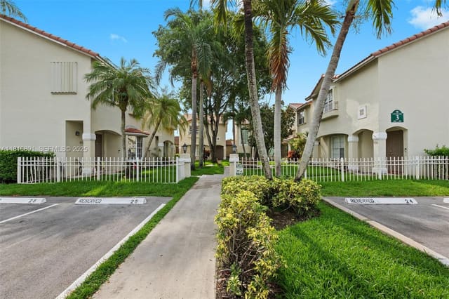 615 NW 108th Terrace, Pembroke Pines, FL 33026