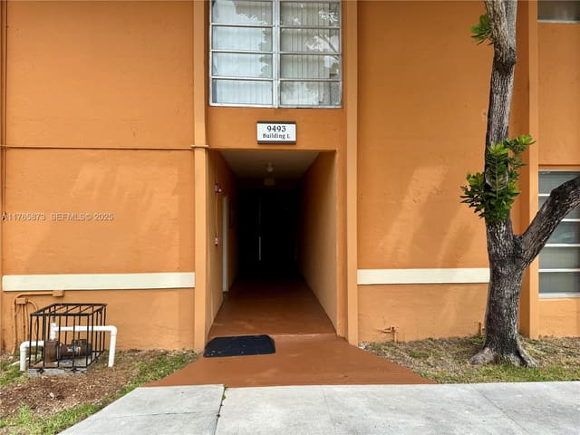 9493 SW 76th Street L3, sold in Sunset Palms East Condo, Miami, FL