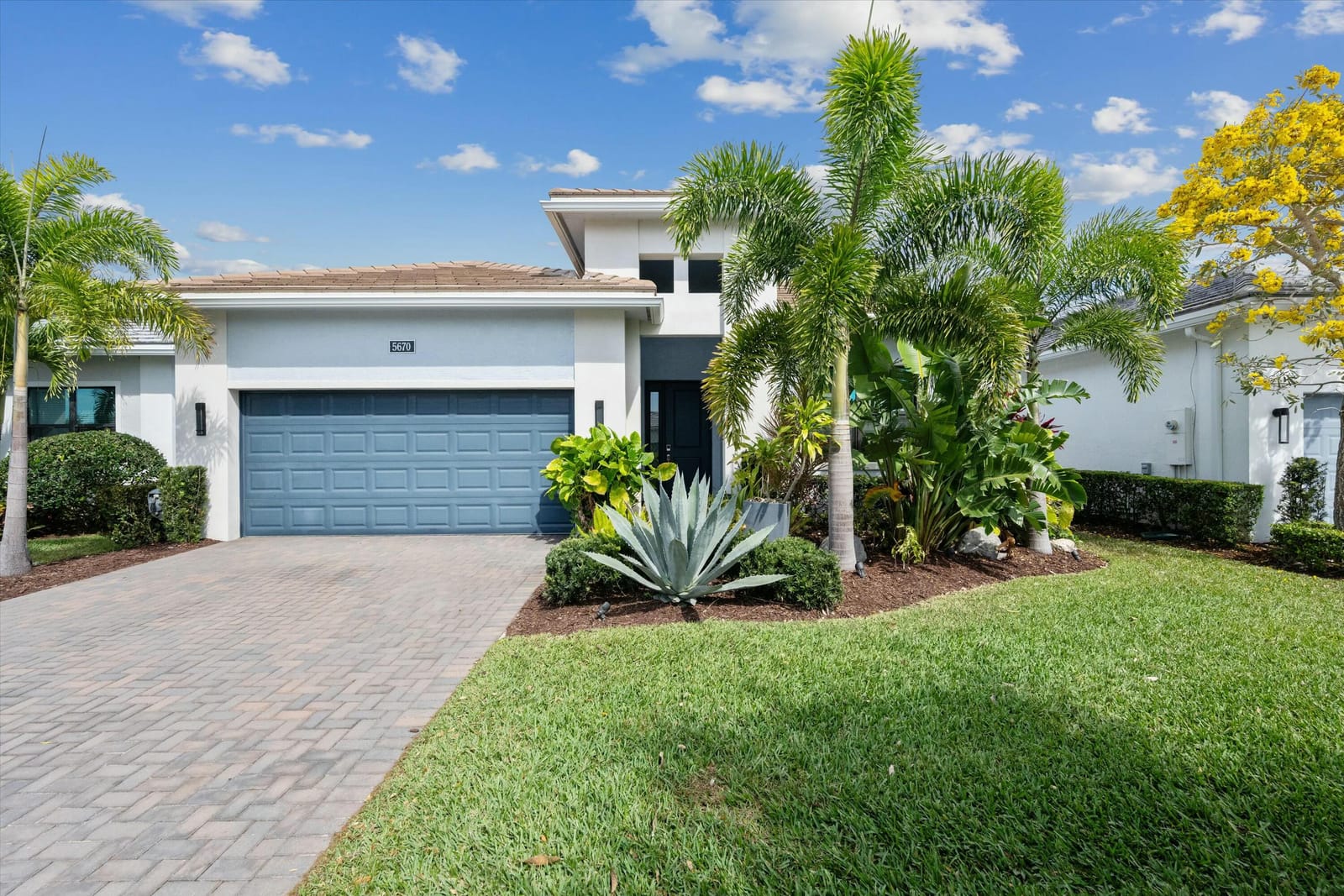 5670 Saint Armands Way — photo 2