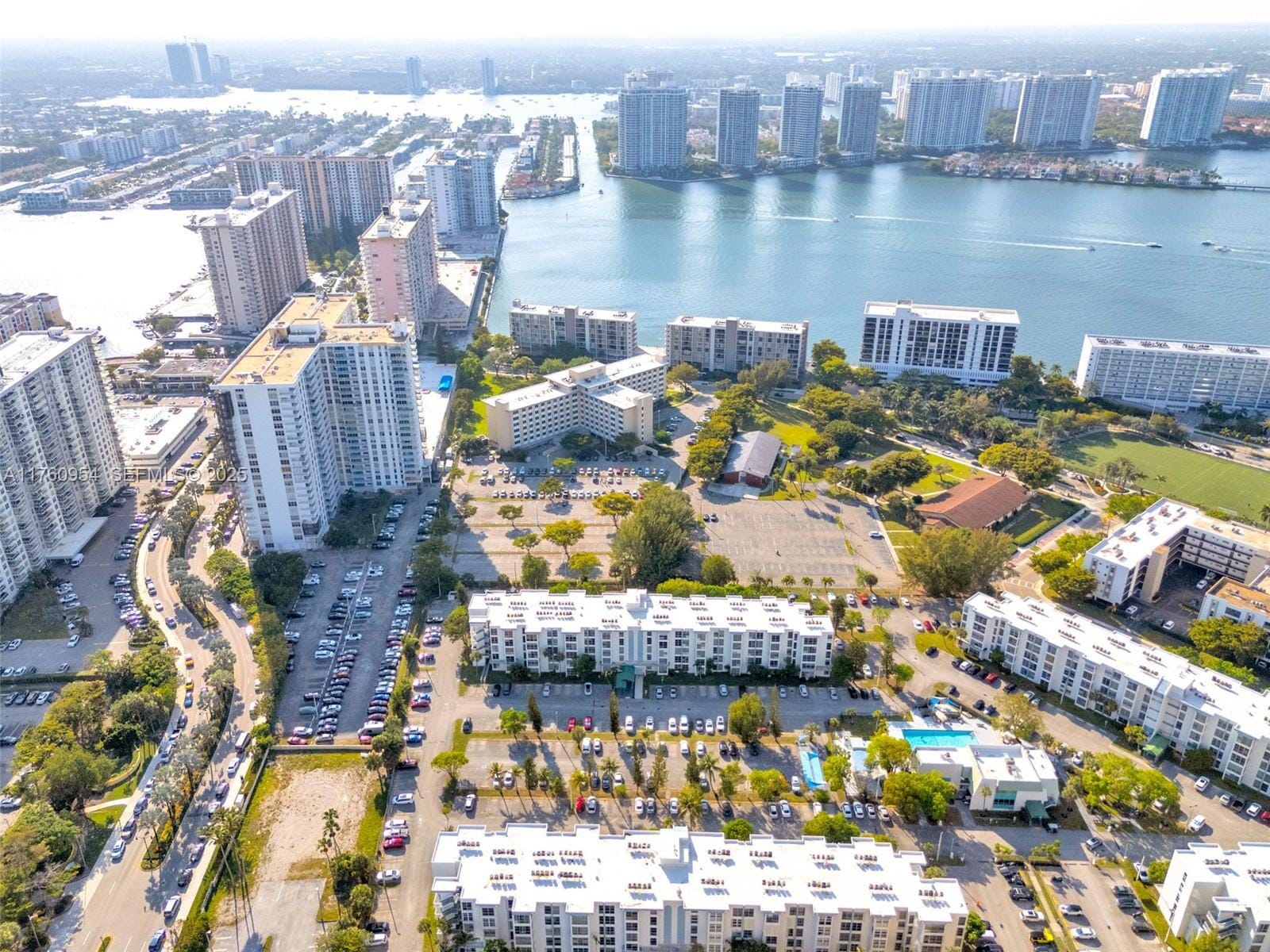17560 Atlantic Boulevard 409, Sunny Isles Beach, FL 33160 photo 2