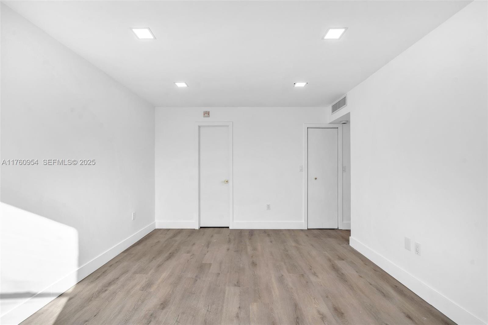 17560 Atlantic Boulevard 409, Sunny Isles Beach, FL 33160 photo 27