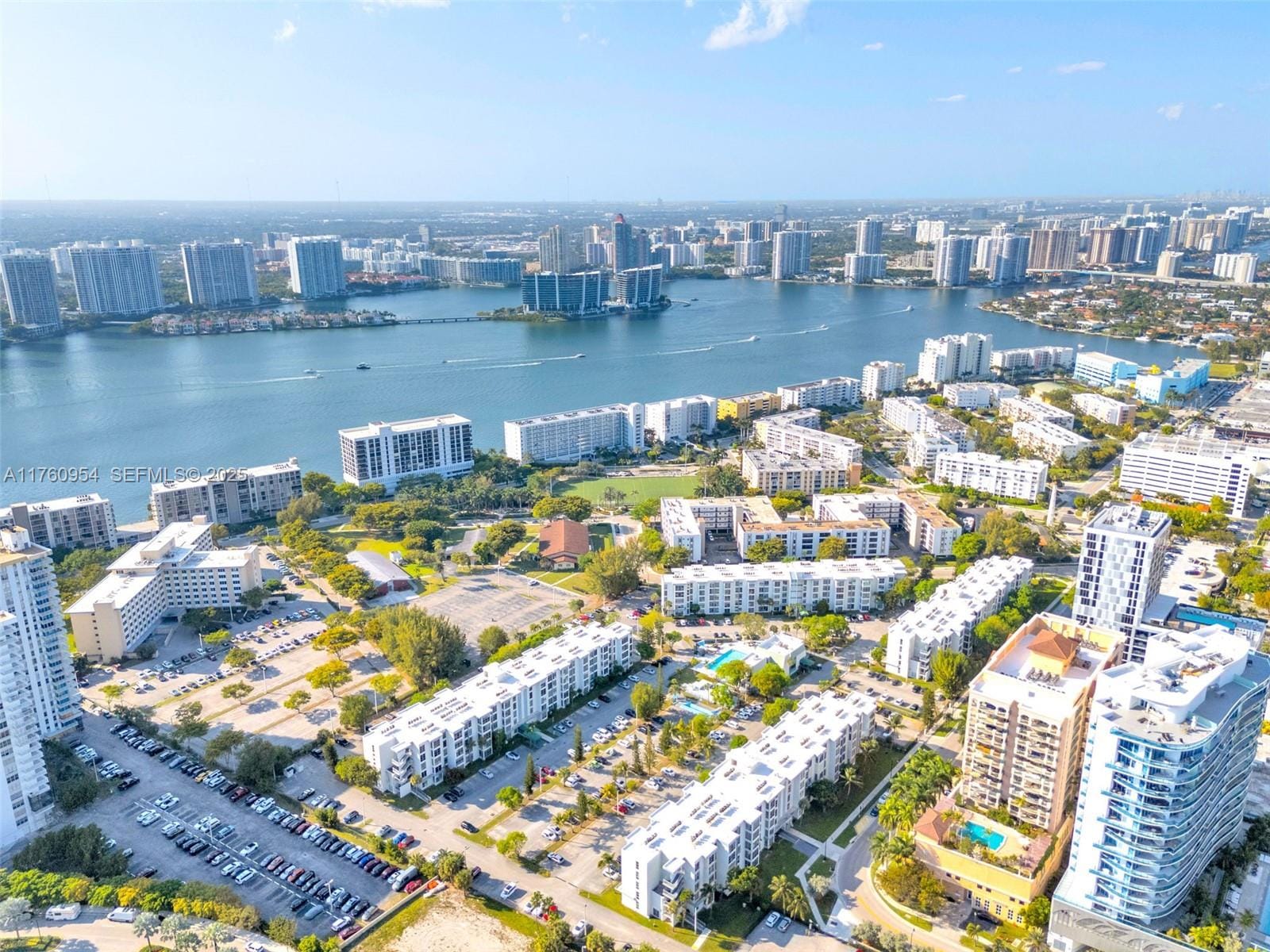 17560 Atlantic Boulevard 409, Sunny Isles Beach, FL 33160 photo 4