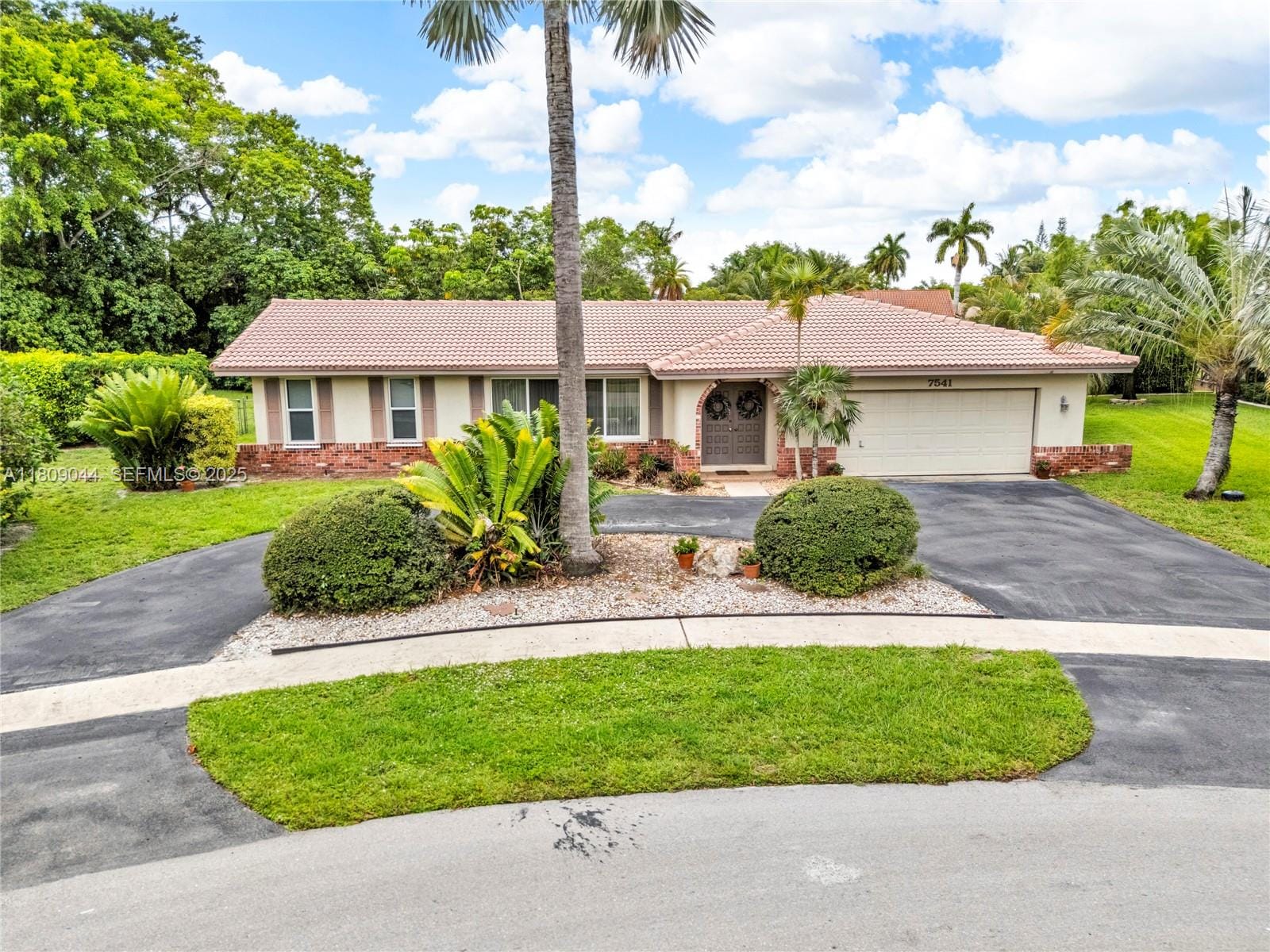 7541 SW 9th Street, Plantation, FL 33317