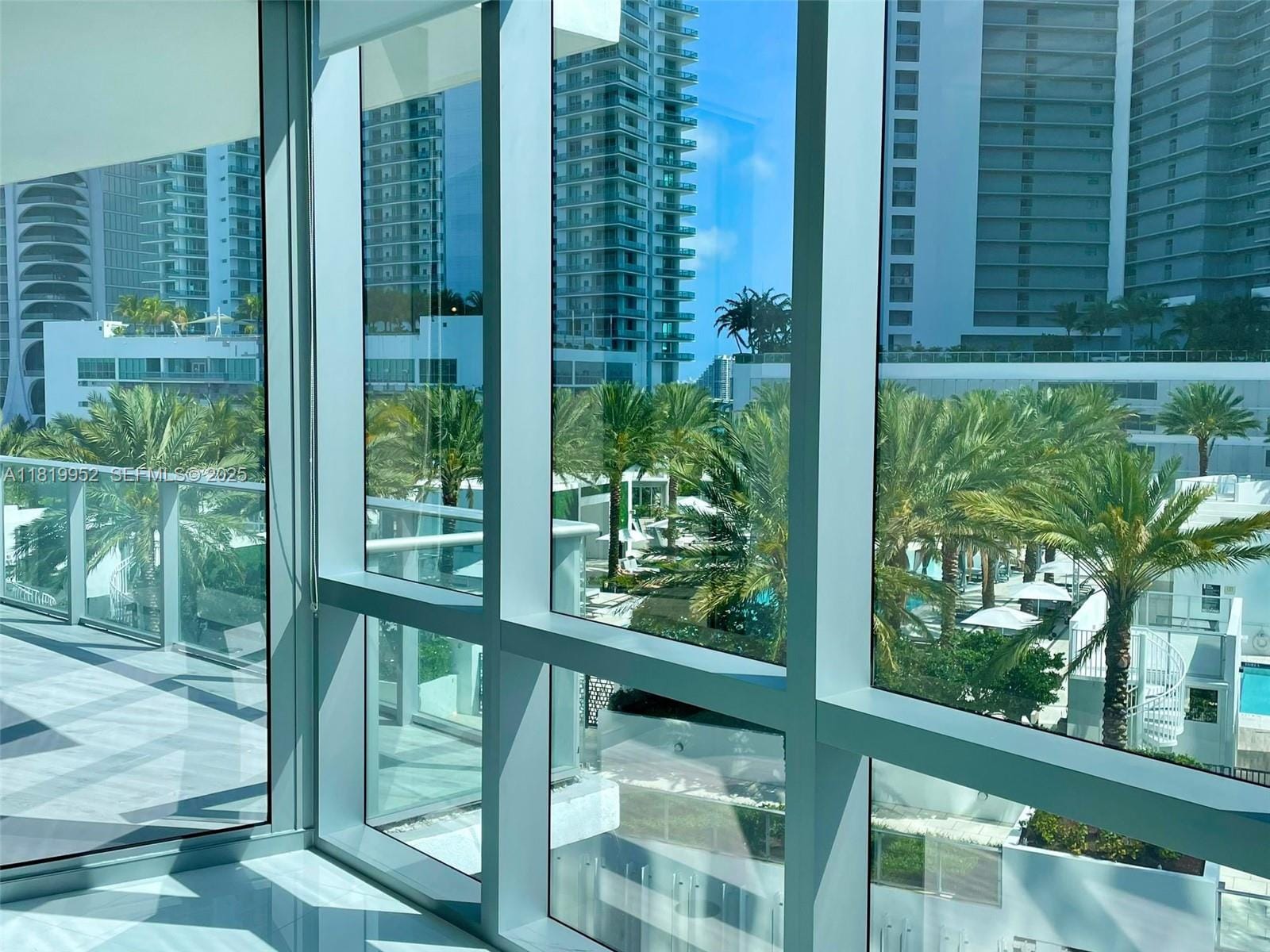 851 NE 1st Avenue 909, Miami, FL 33132