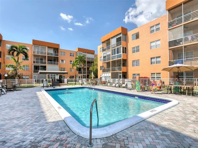 3048 E Sunrise Lakes Drive 319, sold in Quail Run Of Sunrise, Sunrise, FL