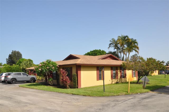 4306 Royal Banyan Way C-9, sold in Ashley Villas, Lake Worth, FL