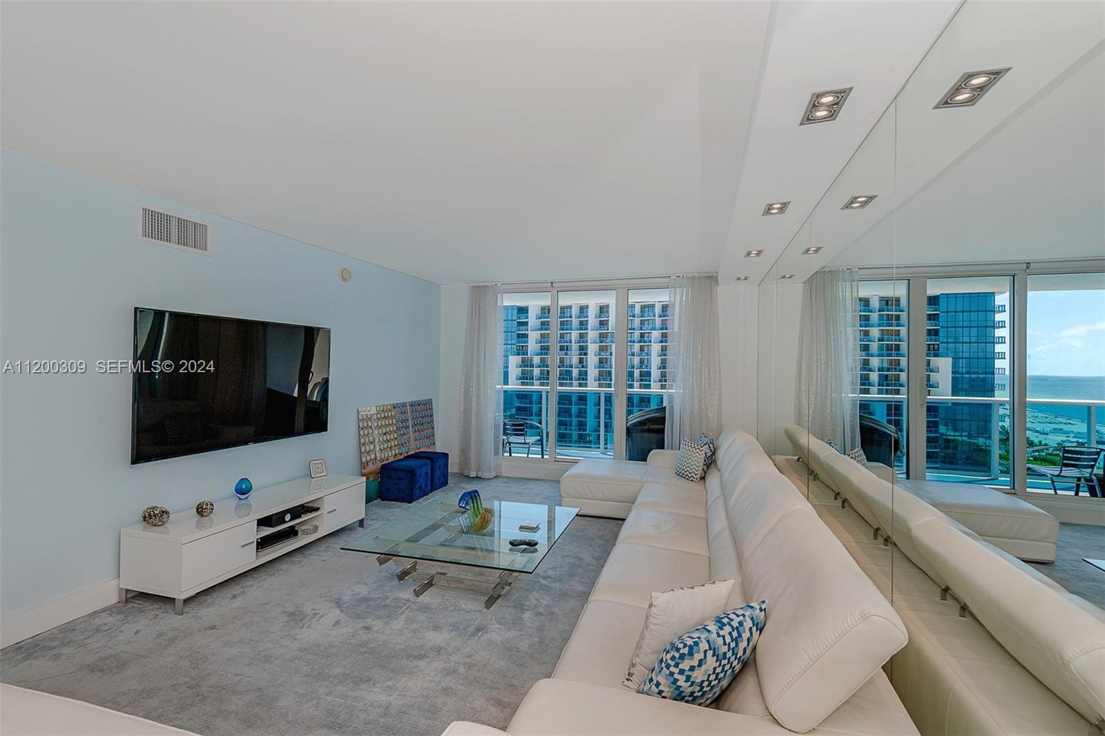 2301 Collins Avenue 1506 — photo 6