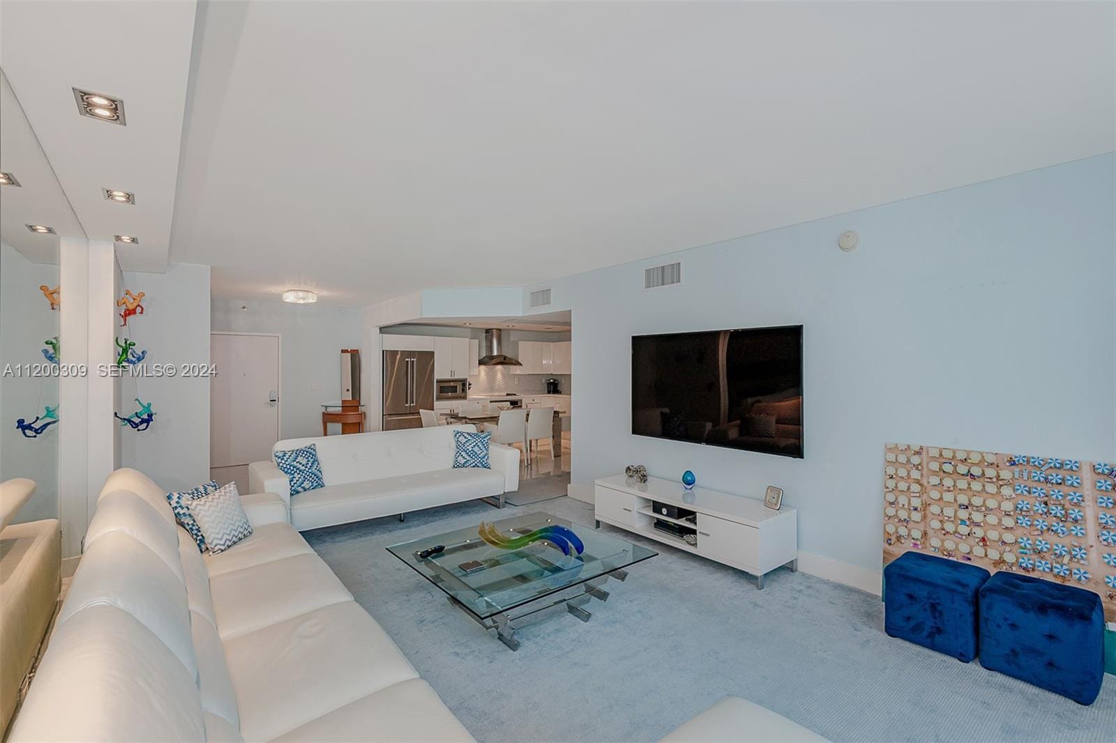 2301 Collins Avenue 1506 — photo 8