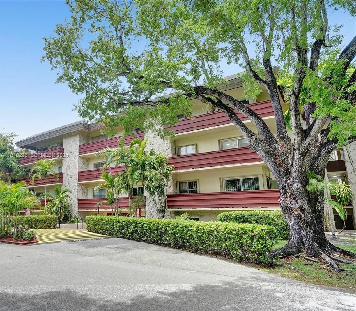 1205 Mariposa Avenue 333, Coral Gables, FL 33146 photo 30