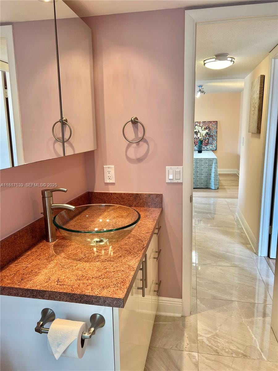 219 NE 14th Avenue 401, Hallandale Beach, FL 33009 photo 16