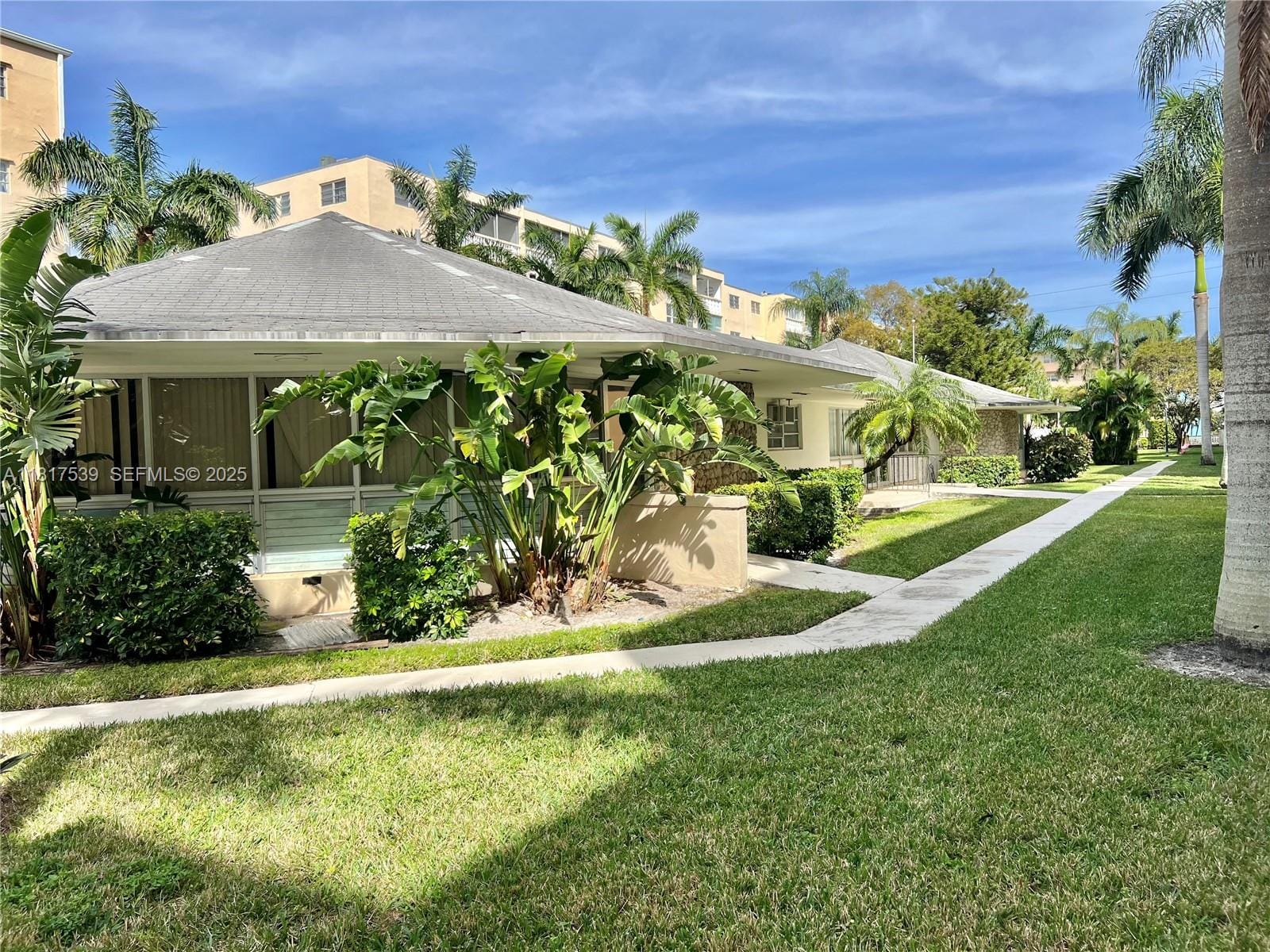 219 NE 14th Avenue 401, Hallandale Beach, FL 33009 photo 18