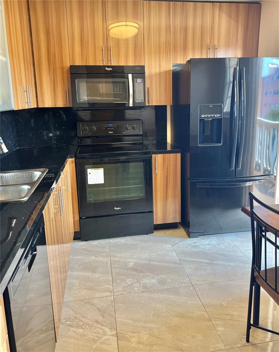 219 NE 14th Avenue 401, Hallandale Beach, FL 33009 photo 3
