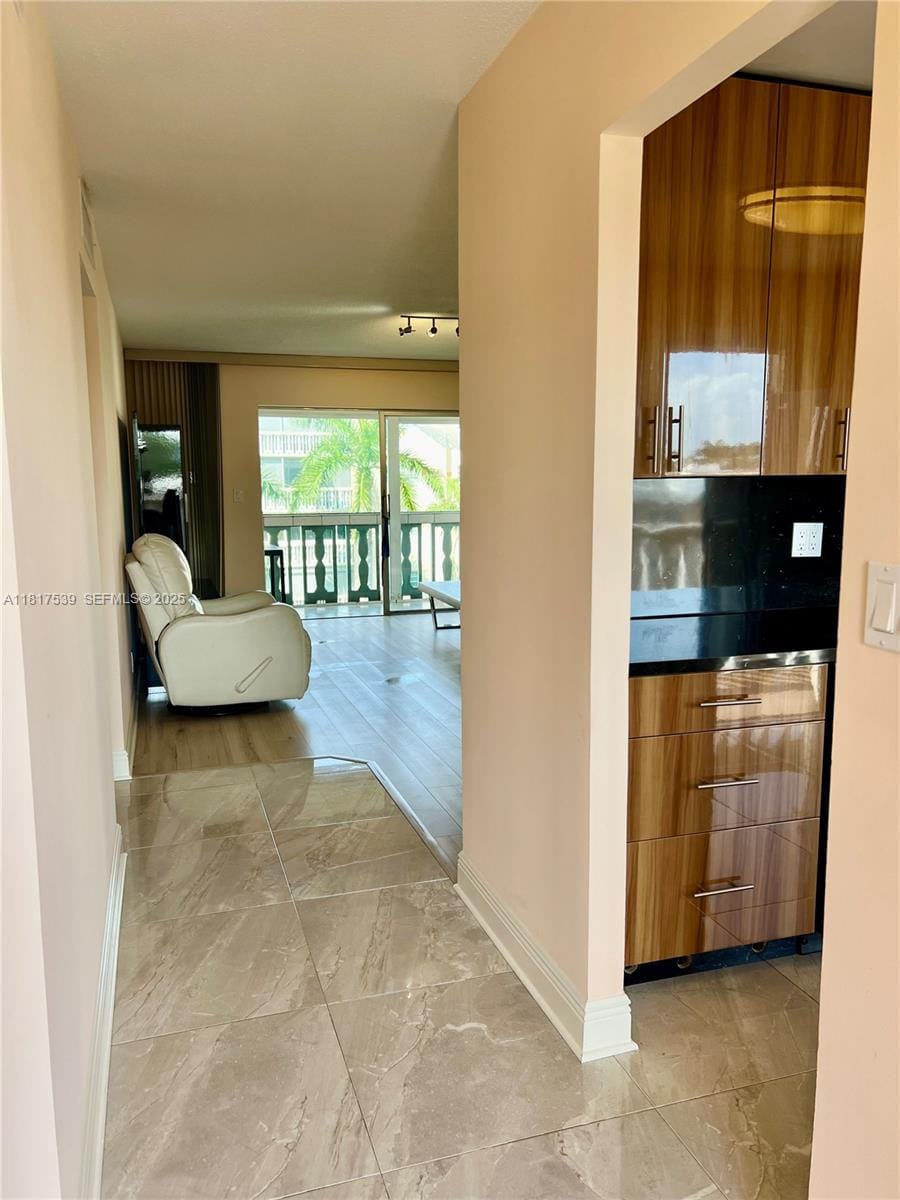 219 NE 14th Avenue 401, Hallandale Beach, FL 33009 photo 4
