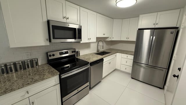 1428 SE 4th Avenue 108, Deerfield Beach, FL 33441