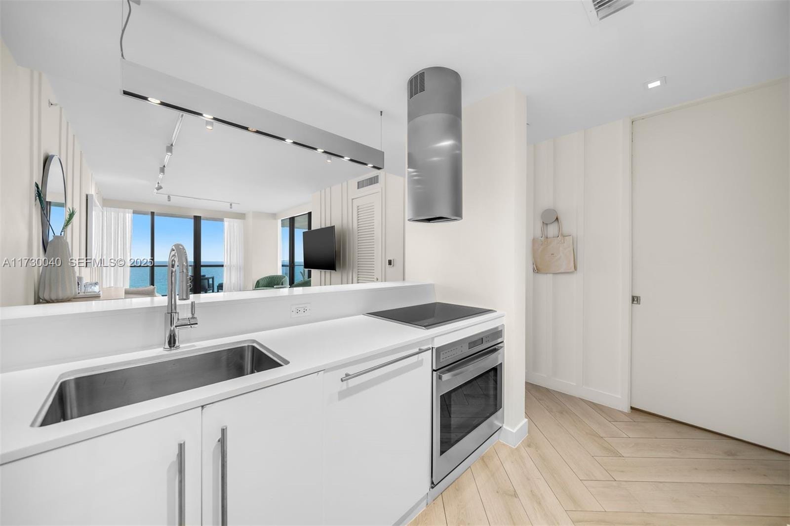 2201 Collins Avenue 1128, Miami Beach, FL 33139 photo 11