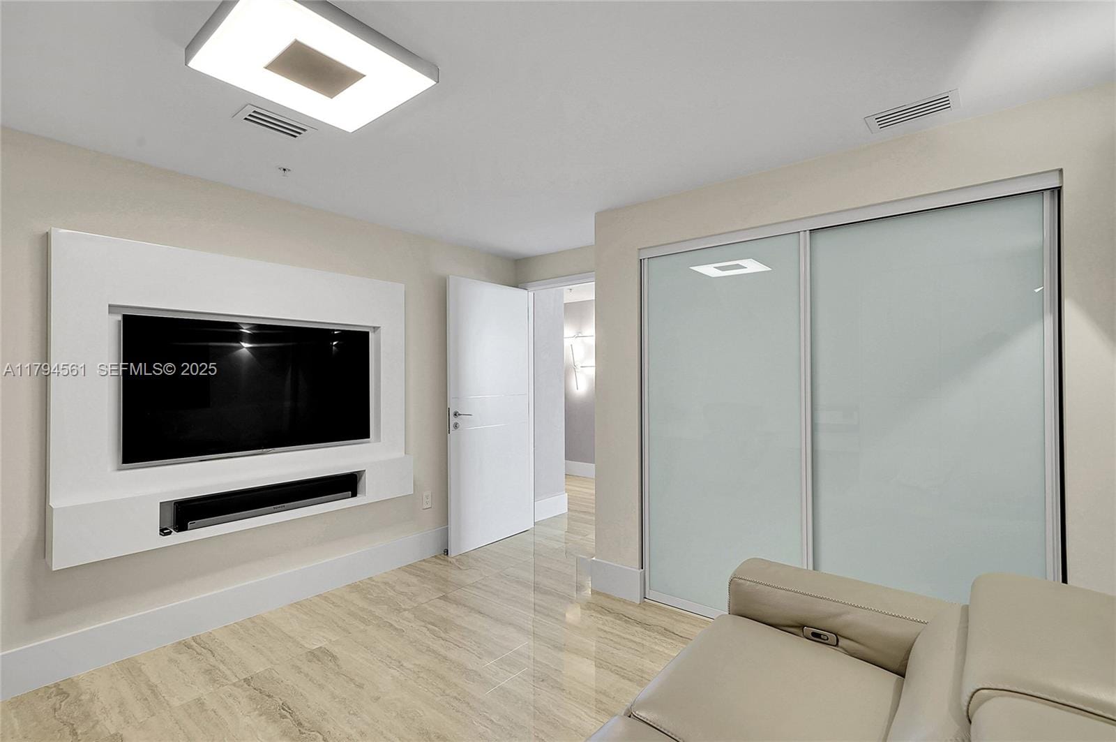 17111 Biscayne Boulevard 2208, Aventura, FL 33160 photo 16