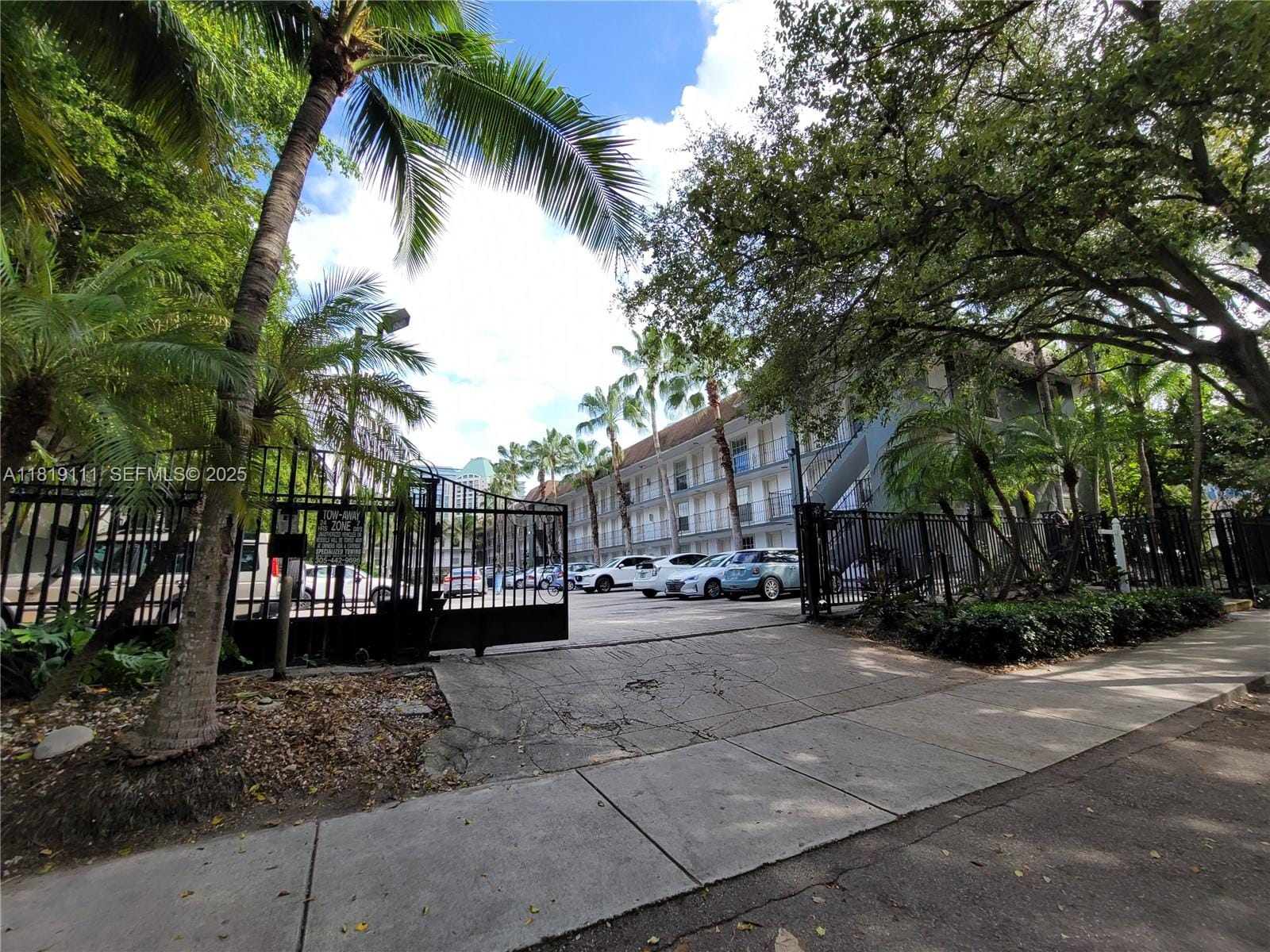 3245 Virginia Street 17, Miami, FL 33133