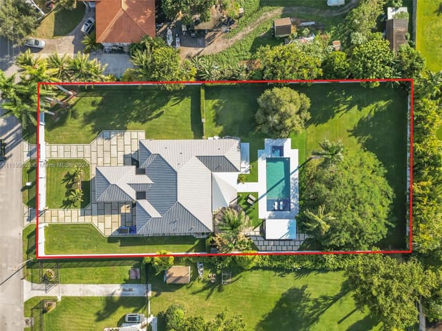 10 SW 124th Avenue, Miami, FL 33184