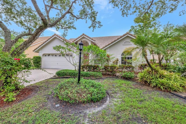 2065 NW 127th Terrace, sold in Georgetown At Eagle Trace, Coral Springs, FL