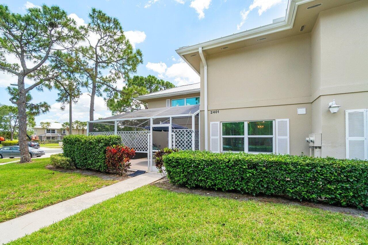 2401 SW Danbury Lane, Palm City, FL 34990 photo 2