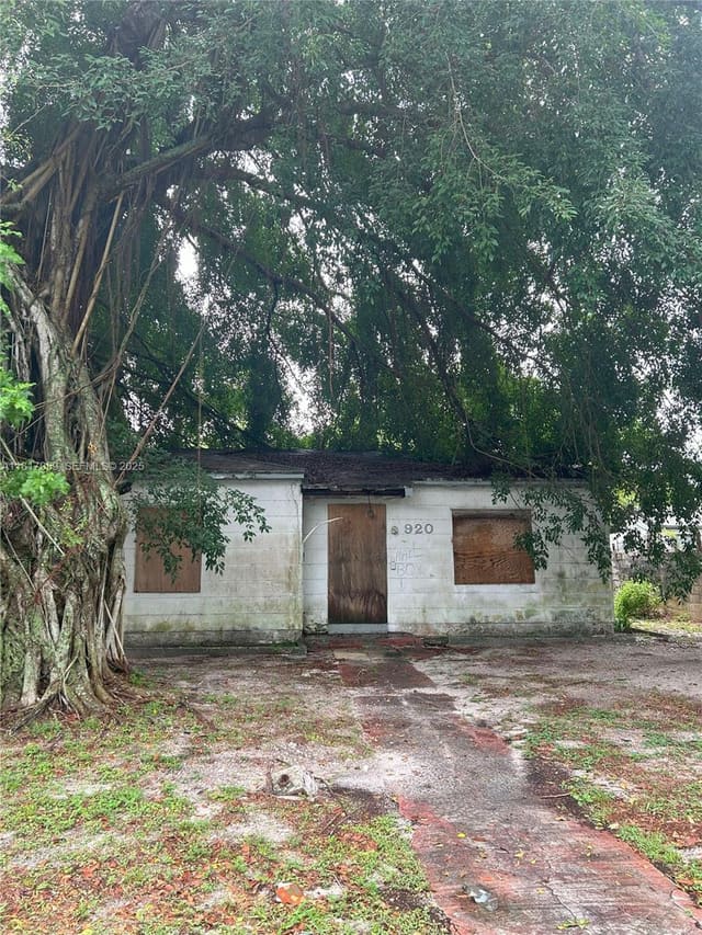 920 NW 122nd Street, North Miami, FL 33168