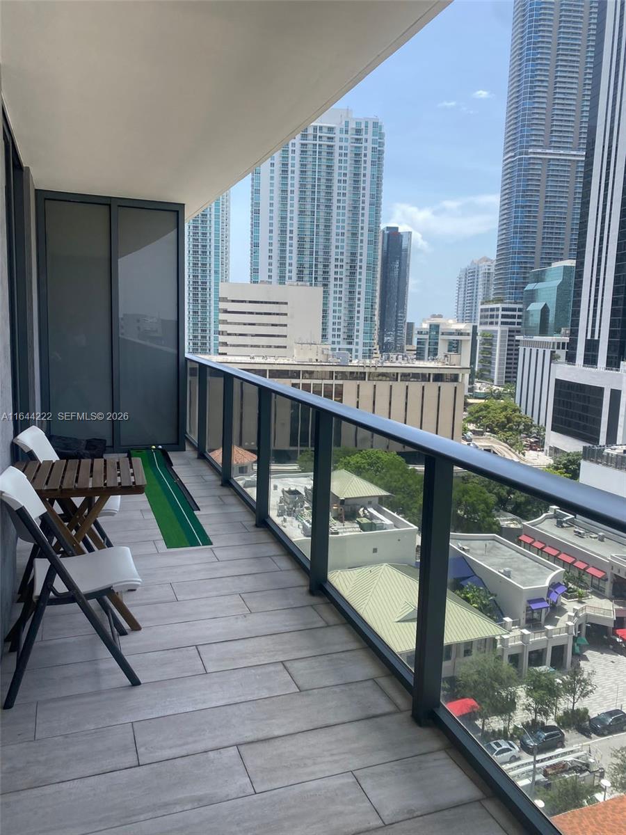 45 SW 9th Street 1005, Miami, FL 33130 photo 2