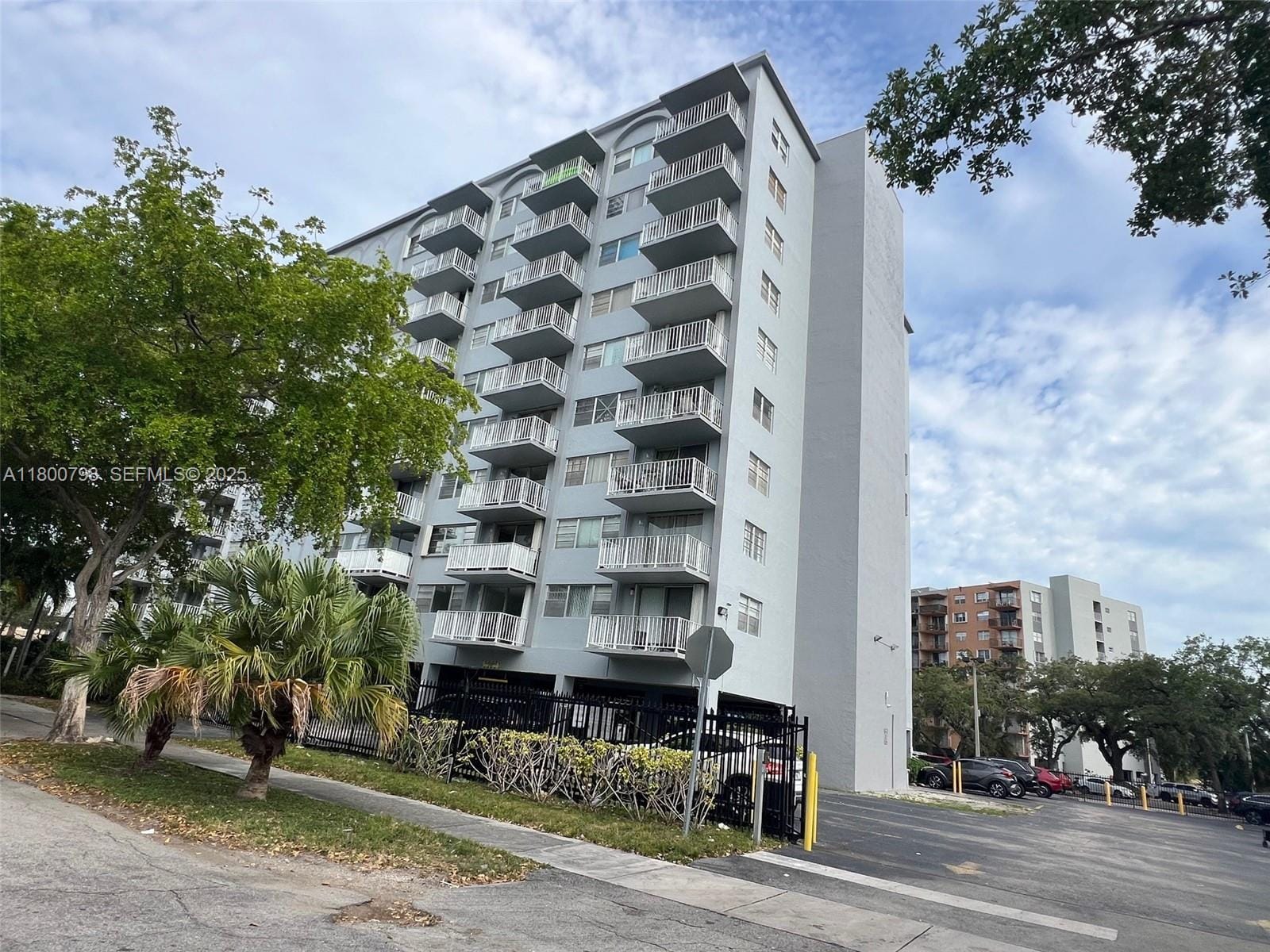 1470 NE 125th Terrace 810, North Miami, FL 33161 photo 3