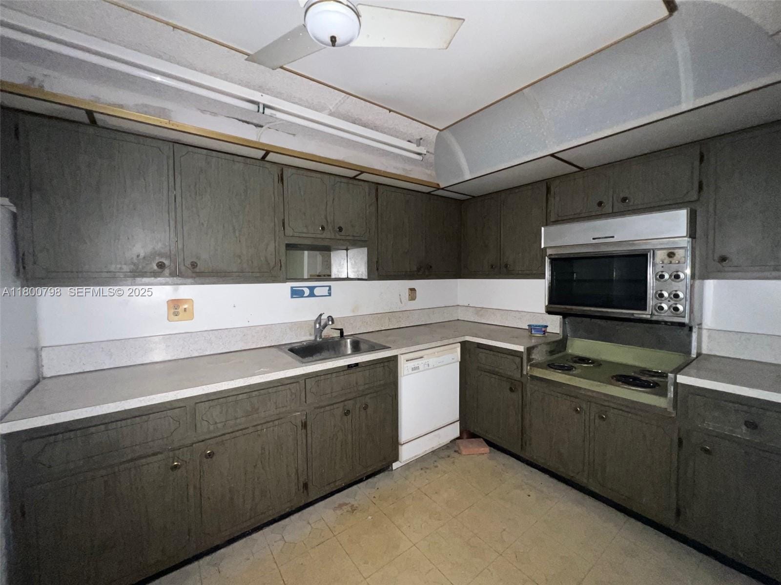 1470 NE 125th Terrace 810, North Miami, FL 33161 photo 7