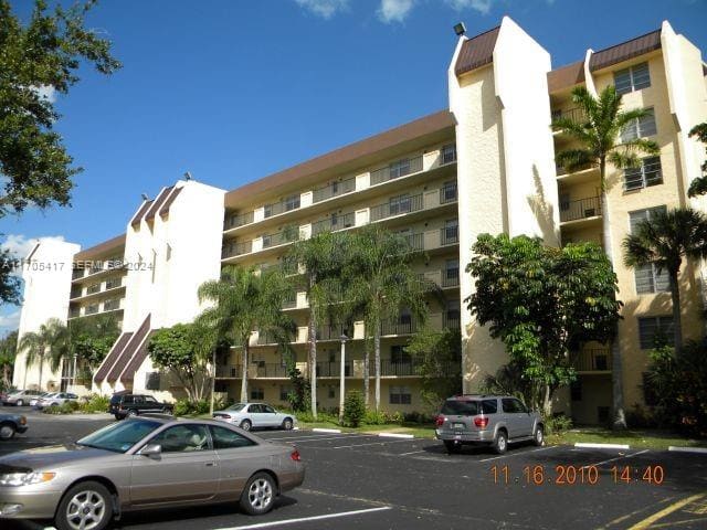 3100 W Rolling Hills Circle 407, sold in Rolling Hills Golf And Te, Davie, FL