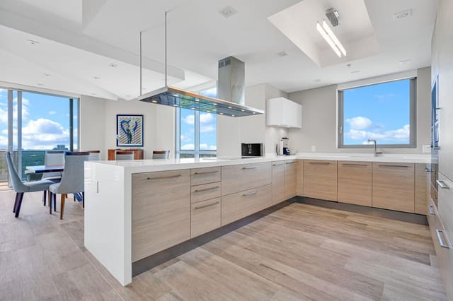 17111 Biscayne Boulevard 1702, North Miami Beach, FL 33160